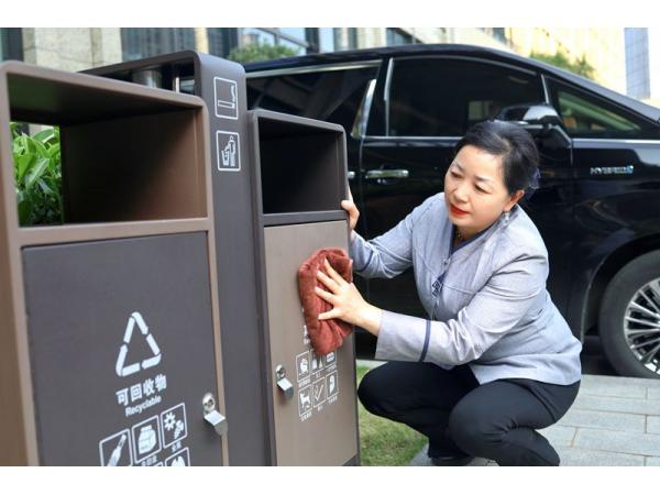 日常保潔外包的五大優(yōu)勢，為何越來越多的企業(yè)選擇外包保潔？
